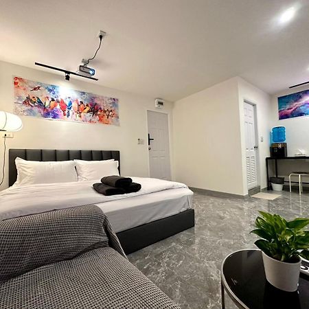 The White Den Chatuchak Bangkok Zimmer foto