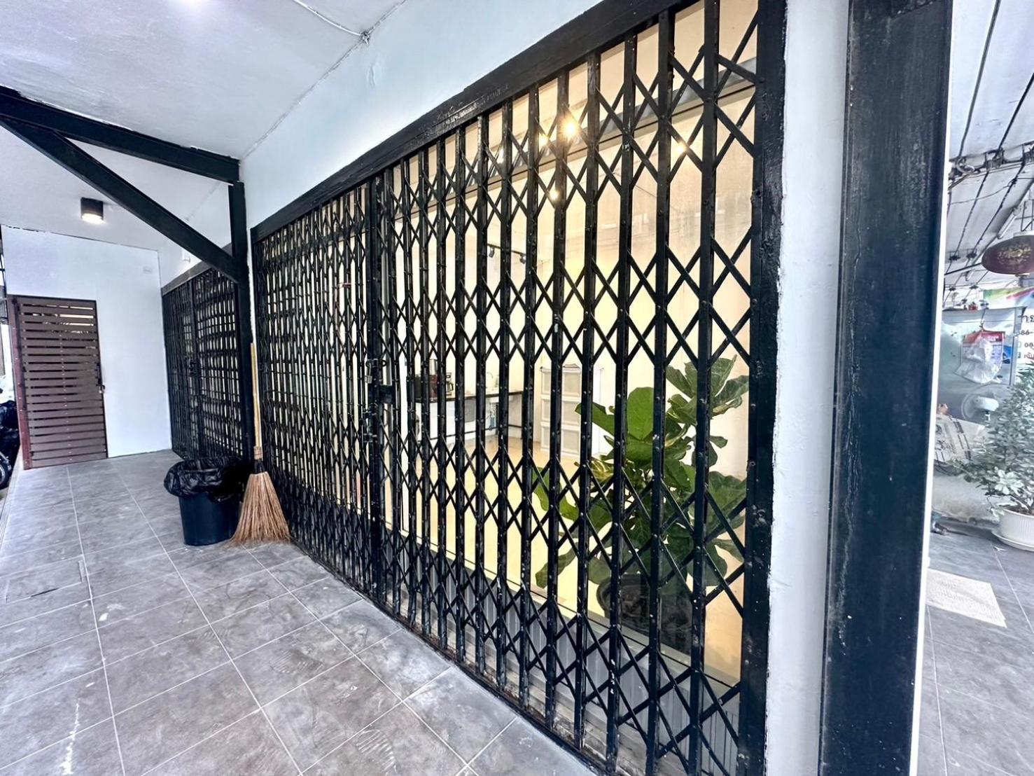 The White Den Chatuchak Bangkok Exterior foto